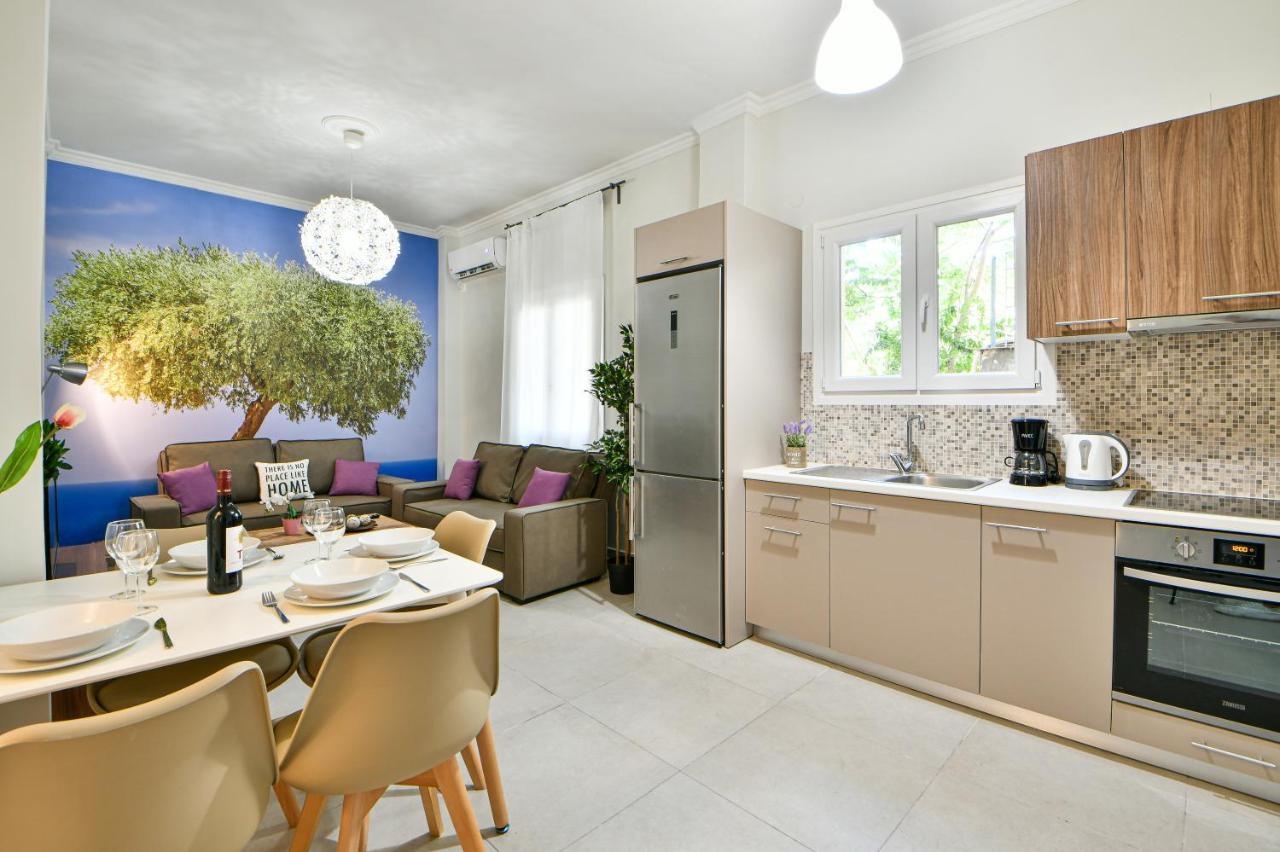 Fresh & Renovated Apartment Next To Metro Station 아테네 외부 사진