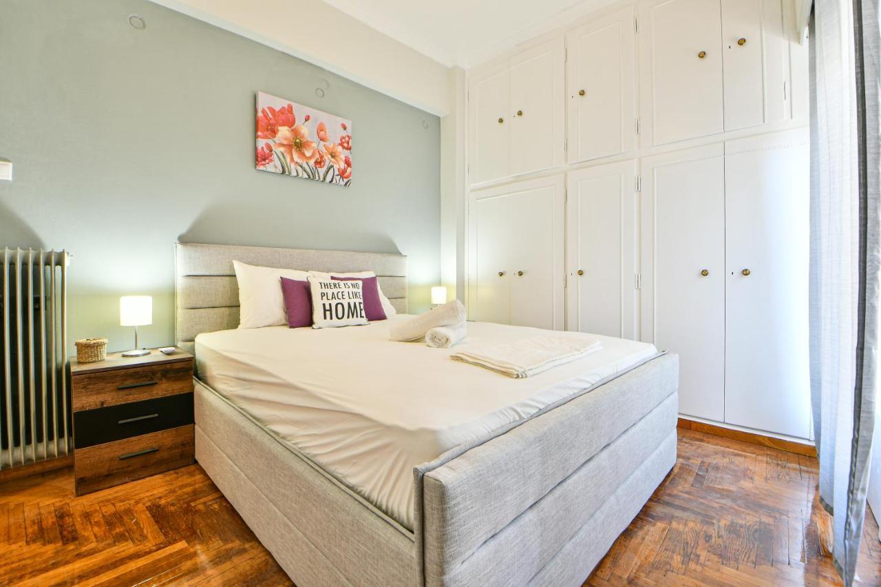 Fresh & Renovated Apartment Next To Metro Station 아테네 외부 사진