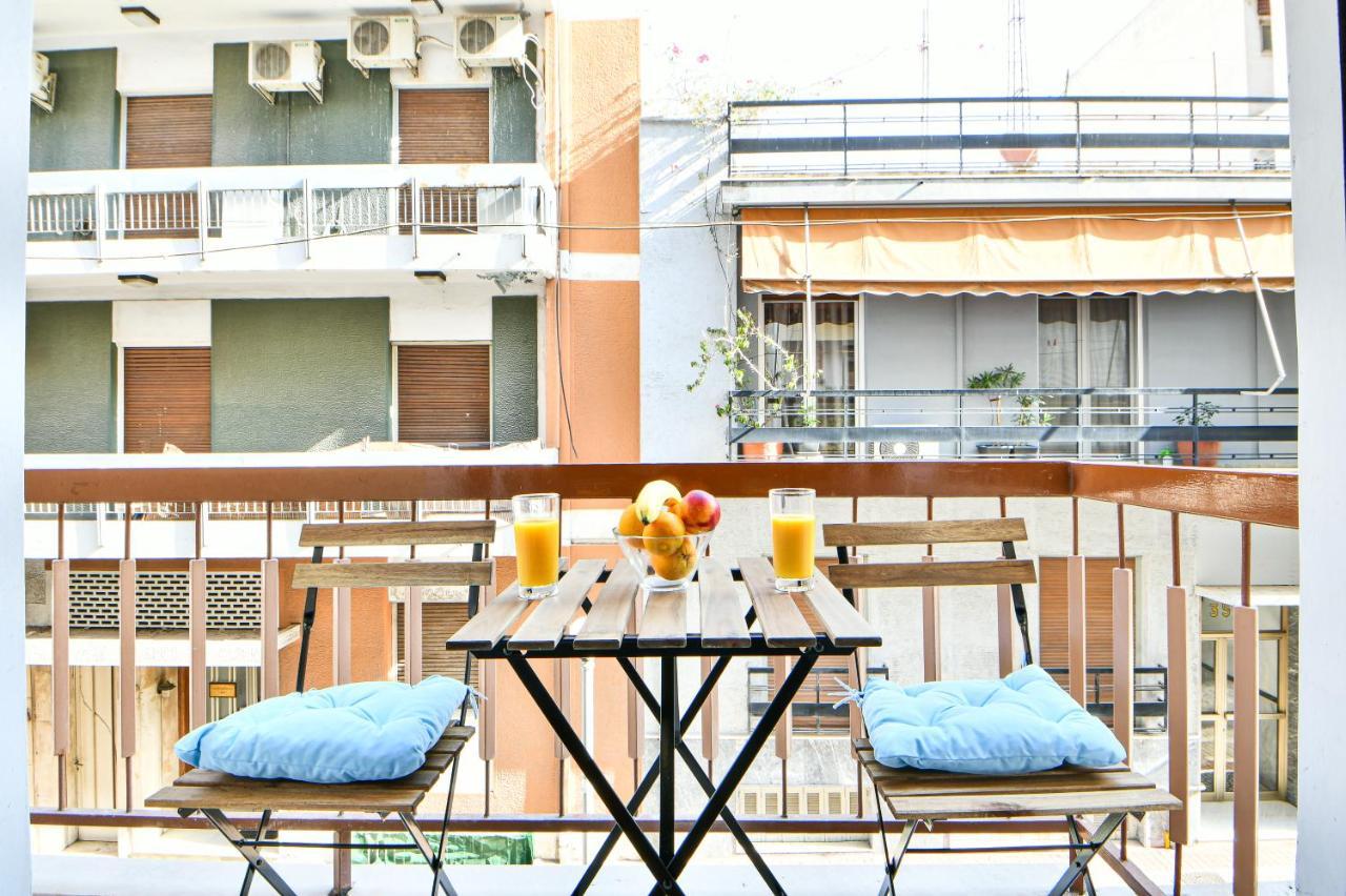 Fresh & Renovated Apartment Next To Metro Station 아테네 외부 사진